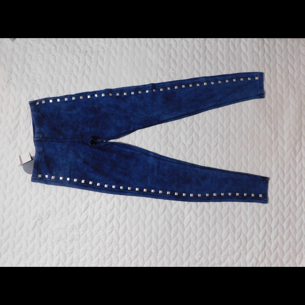 Acid Wash Stud Legging